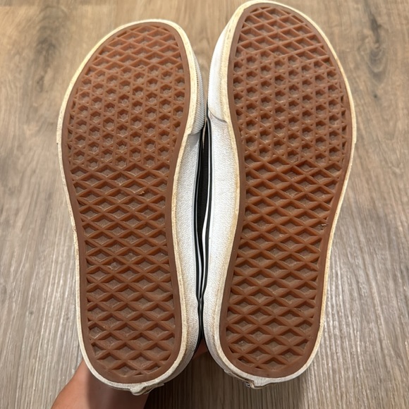 Vans - Picture 3 of 4